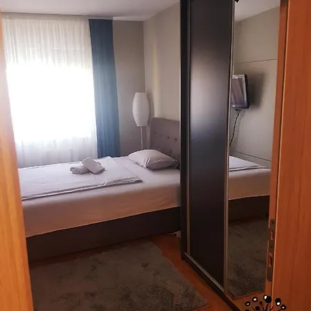 Ferienwohnung Live & Sleep Novi Sad Exterior foto