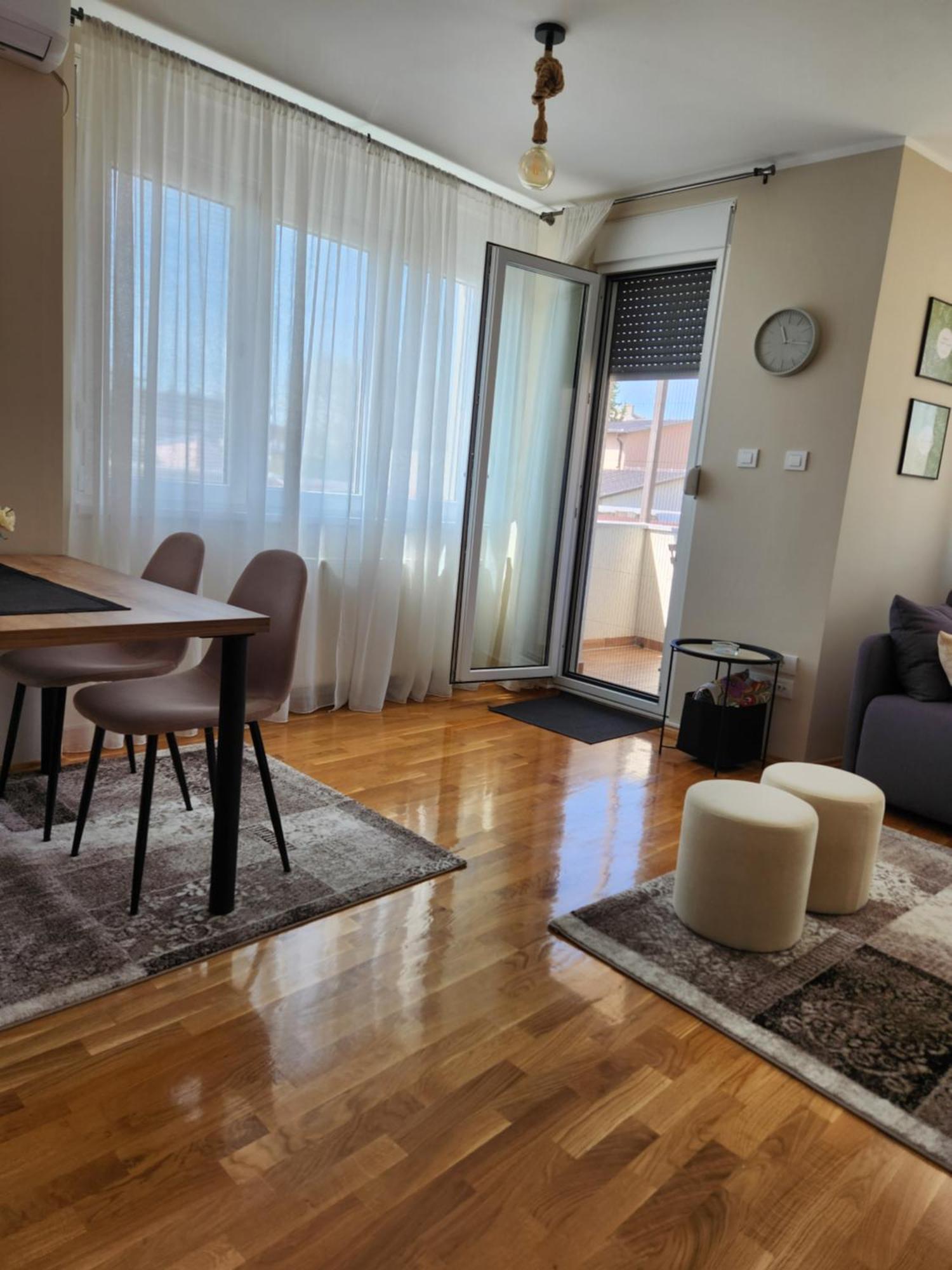 Live & Sleep Apartment Novi Sad